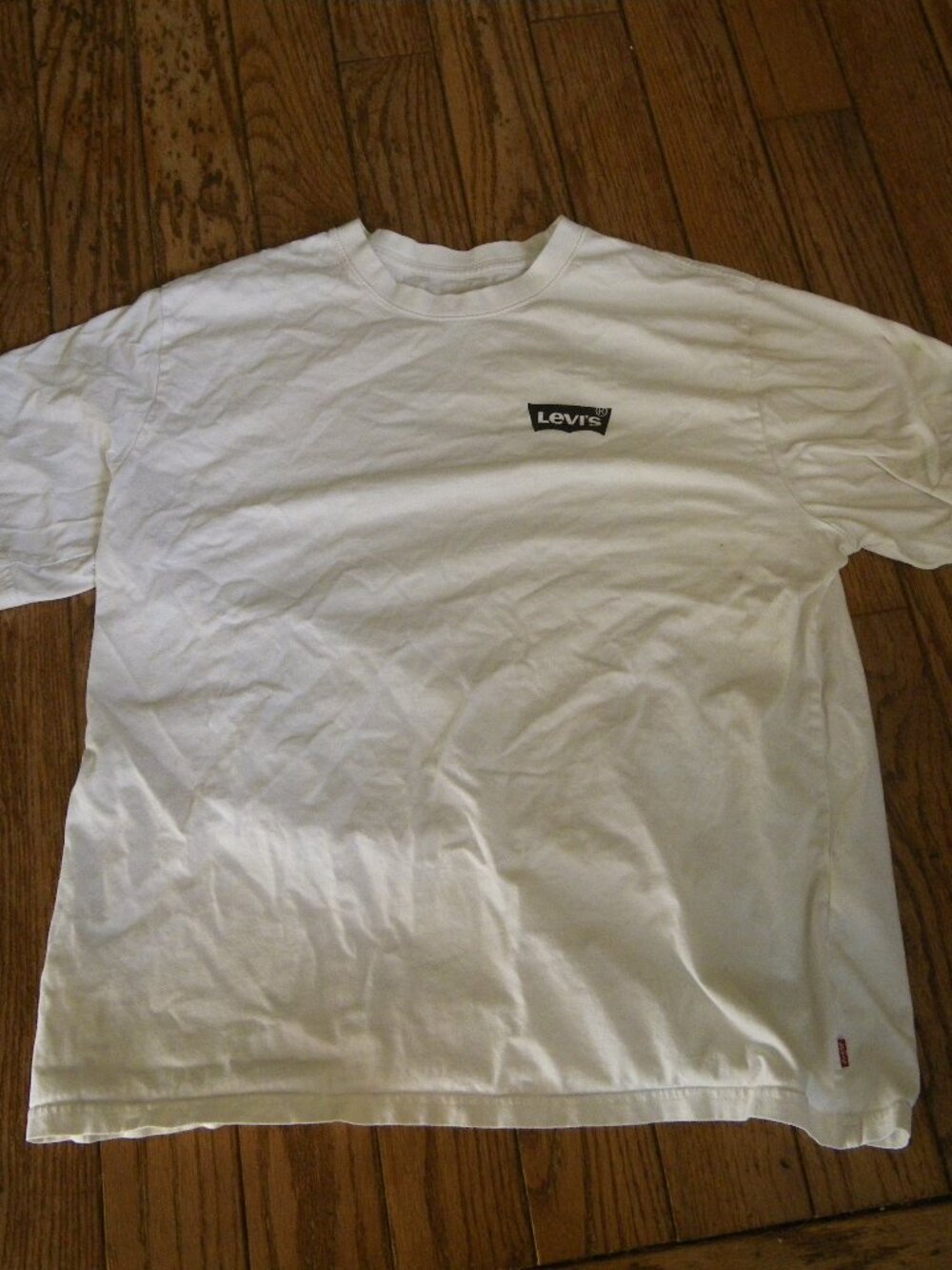 Men’s Levi’s 100% Cotton Wolves Short Sleeved T-Shirt